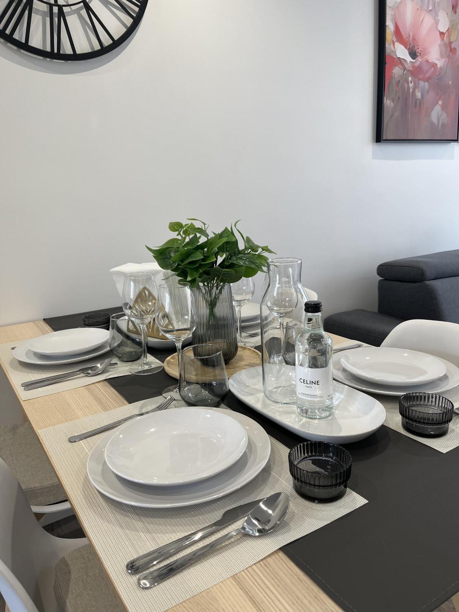 Entire 60M2 Apartment - Close To Paris - Parking - Kitchen - 2Min Rerb - Olympic'24 Bourg-la-Reine Ngoại thất bức ảnh