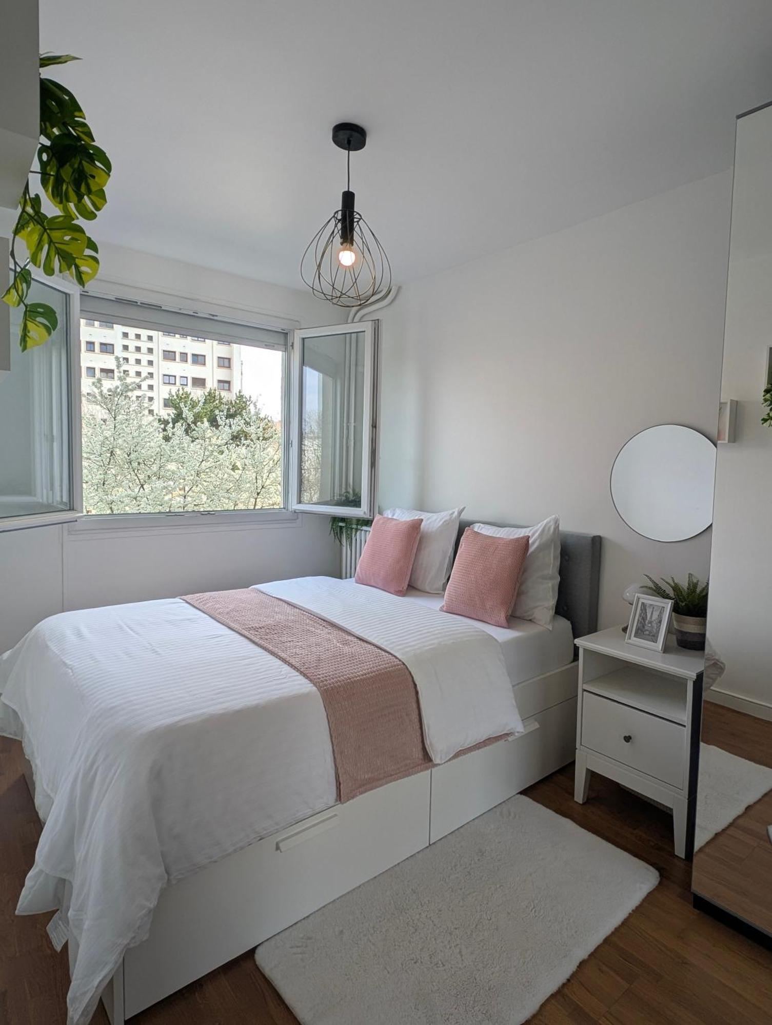 Entire 60M2 Apartment - Close To Paris - Parking - Kitchen - 2Min Rerb - Olympic'24 Bourg-la-Reine Ngoại thất bức ảnh